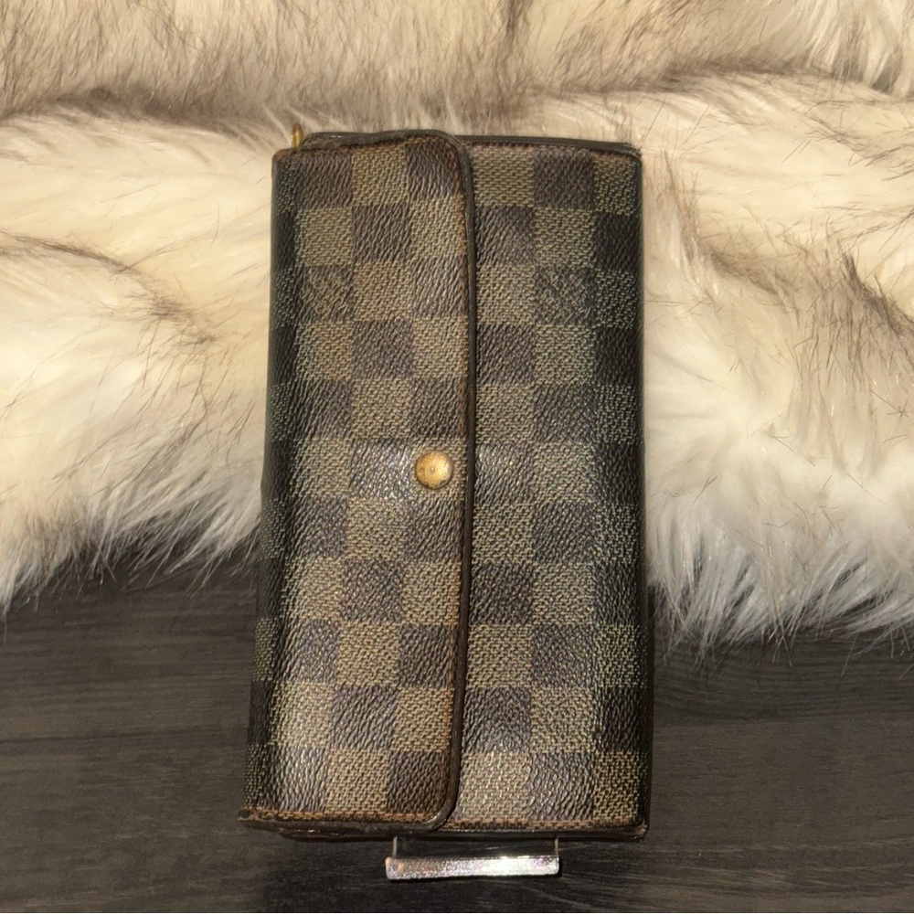 LOUIS VUITTON 💲💥 
Brown Checkered Wallet Pre-Loved💕 - Picture 2 of 5